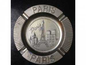 Gạt tàn hợp kim Paris in nổi các công trình kiến trúc nổi tiếng có đk 8cm