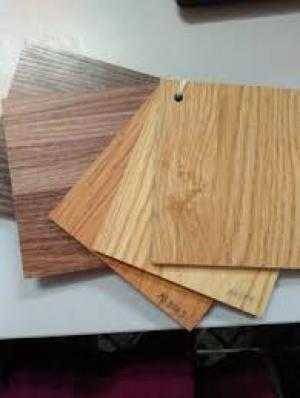 Ván gỗ MDF phủ melamin.