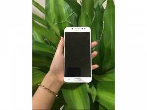 Samsung J7+