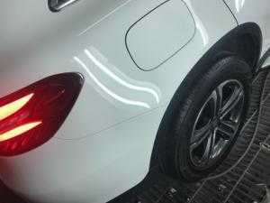 Cần bán con xe Mercedes GLC 250 2016 màu trắng zin