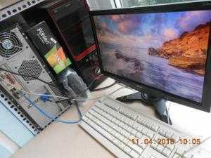 CPU chíp Intel Pentium kèm keyboard và mouse