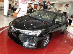 Altis 1.8G màu đen 2018 giao ngay