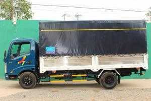 Hyundai Veam 3,5T thùng mui bạt cánh dơi dài 4,9m