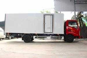 Xe tải 1,9T thùng Composit 6,1m vào TP ban ngày