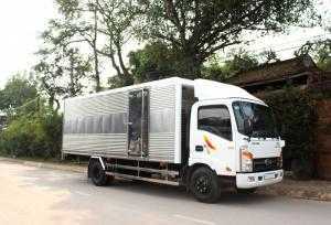 Xe tải 1,9T thùng kín 6,1m vào thành phố ban ngày