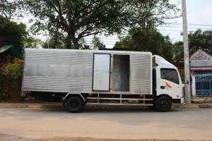 Xe tải 1,9T thùng kín 6,1m vào thành phố ban ngày