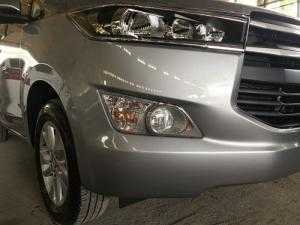 Bán xe Toyota Innova 2018 số tự động 2.0G AT màu bạc, xe giao ngay, khuyến mãi giảm tiền mặt