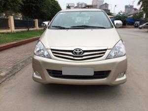 Nhà bán Toyota Innova 2012 vàng cát số sàn zin đẹp mê nhé