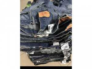 Khui kiện quần jean hiệu hàng secondhand