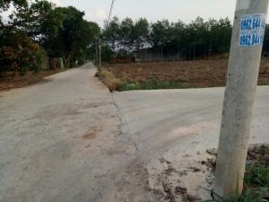Còn một miếng duy nhất cần bán đối diện khu công nghiệp Đồng Xoài 2 đi vào 100