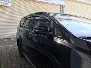 Toyota Innova Venturer 2018 số tự động màu đen, xe giao ngay, giá đặc biệt, giao xe ngay.