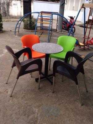 Bàn ghế cafe nhựa đúc thanh lý giá rẻ