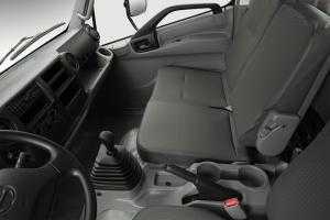 Xe tải Hino 5,2 tấn nhập khẩu 100% từ indo