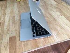 Macbook air 11inch - 2011