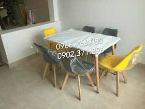 Ghế nhựa chân gỗ giá rẻ