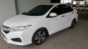 Bán Honda City 1.5AT màu trắng số tự động sản xuất 2016 đi 24000km