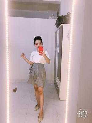 Set ao thun mix chân váy caro