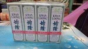 Bán Dầu Quân Long (Kwan Loong) Medicated Oil của Singapore