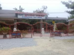 Nay nhà tôi định cư nước ngoài nên bán ,khu nhà hàng tiệc cưới quán karaoke ,quán cafe sân vườn