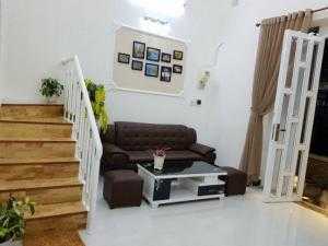 Bán nhà 1 trệt 1 lửng hẻm 38