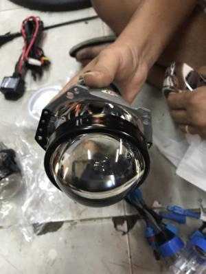 Độ bi xenon cho xe hơi cực đẹp. Bào hành 1 năm