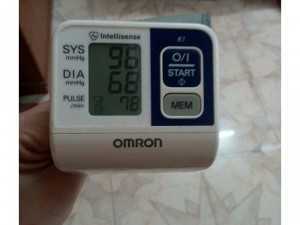 Máy đo huyết áp OMRON
