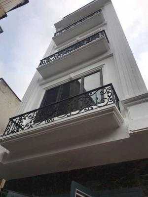 CC bán nhà Tựu Liệt,Thanh Trì. 44m2. 4 tầng. MT 6m. Ô tô đỗ cửa. 2,4 tỷ có TL.