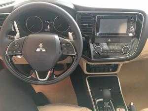 Mitsubishi Outlander 2.0 CVT Premium Đủ màu giao ngay