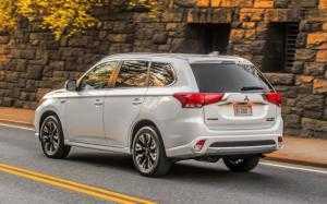 Mitsubishi Outlander 2.0 CVT Premium Đủ màu giao ngay