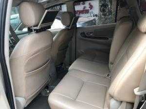 Bán Toyota INNOVA 2.0E màu vàng cát số sàn sản xuất 2015 mới 90%