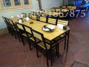 bàn ghế khung sắt mặt gỗ