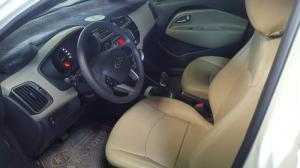 Bán Kia Rio 1.4MT số sàn màu trắng nhập Hàn Quốc 2016 biển Sài Gòn đi 34000km