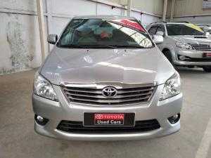 Bán xe Toyota Innova E đk 2014, số sàn, màu bạc, giá thương lượng, có hỗ trợ trả góp