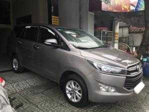 Bán Toyota Innova E 2017, màu xám, giá thuơng luợng, hổ trợ góp