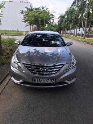 Bán Hyundai Sonata Y20 nhập nội địa Hàn Quốc 2010 màu bạc số tự động