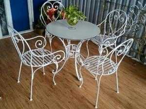 Bàn ghế sắt dùng cho ngoài trời hàng cao cấp