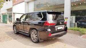 Bán Lexus Lx570 xuất Mỹ sản xuất 2016 màu Đen nội thất Kem, đăng ký 2016 tên Công ty, xe mới đến 99,99% giao ngay.
Xe xuất Mỹ bản full option: Rửa đèn, hắt kính, loa mark levision, màn hình DVD, camera 360, phanh khoảng cách, cảnh báo lệch làn...
Xe chạy cực ít, nội ngoại thất nguyên bản như mới.
Cam kết xe không đâm đụng, không ngập nước.
Xuất hóa đơn, nộp lệ phí trước bạ 2%, đăng ký vào tên ngay trong ngày.