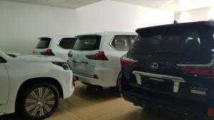 Bán Lexus Lx570 sản xuất 2016 màu Trắng nội thất Nâu đỏ và Trắng nội thất Kem, xe nhập khẩu nguyên chiếc, mới 100%.
Lexus Lx570 sản xuất 2016 bản full option có rửa đèn, hắt kính, loa mark levision, màn hình DVD, 2 màn hình gối đầu 11.6inch, điều hoà tự động 2 dàn 4 vùng độc lập, camera 360, cảm biến quanh xe, cảnh báo lệch làn, phanh khoảng cách, cảnh báo va chạm trước sau,...
Cam kết 100% có xe giao ngay, giấy tờ hồ sơ trao tay, đăng ký trong ngày.
Bảo hành 03 năm, hỗ trợ trả góp lên tới 80% giá trị xe.