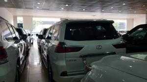 Bán Lexus Lx570 sản xuất 2016 màu Trắng nội thất Nâu đỏ và Trắng nội thất Kem, xe nhập khẩu nguyên chiếc, mới 100%.
Lexus Lx570 sản xuất 2016 bản full option có rửa đèn, hắt kính, loa mark levision, màn hình DVD, 2 màn hình gối đầu 11.6inch, điều hoà tự động 2 dàn 4 vùng độc lập, camera 360, cảm biến quanh xe, cảnh báo lệch làn, phanh khoảng cách, cảnh báo va chạm trước sau,...
Cam kết 100% có xe giao ngay, giấy tờ hồ sơ trao tay, đăng ký trong ngày.
Bảo hành 03 năm, hỗ trợ trả góp lên tới 80% giá trị xe.