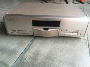 Đầu CD PIONEER T04 JAPAN