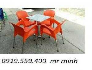 sản xuất bàn ghế cafe nhựa đúc