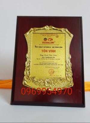 Bảng vinh danh , biểu trưng ,kỉ niệm chương tri ân khách hàng đối tác