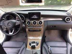 Định cư nước ngoài, cần bán gấp xe Mercedes C250 at ,sx 2016 màu trắng