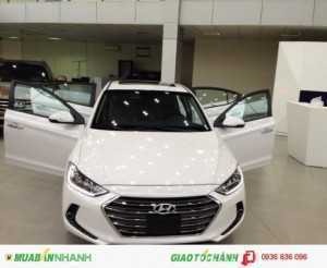Hyundai Elantra 2018 phiên bản cao cấp. Chìa khoá thông minh