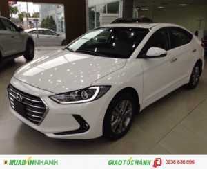 Hyundai Elantra 2018 phiên bản cao cấp. Chìa khoá thông minh