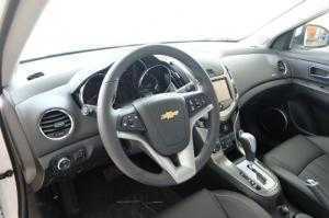 Cruze 1.6L MT giá cực sốc tại Chevrolet Phú Mỹ Hưng