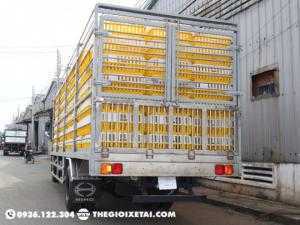Xe tải Hino 8 Tấn chở gia cầm