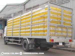 Xe tải Hino 8 Tấn chở gia cầm