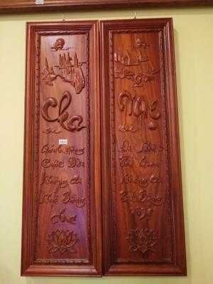Tranh Gỗ hương Cha mẹ.