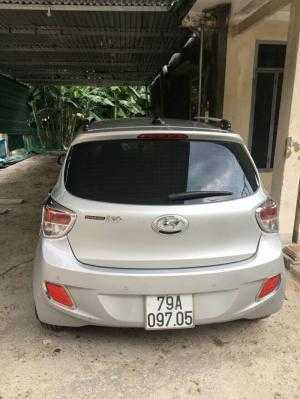 Bán Hyundai Grand i10 1.0AT bản 5 cửa gia đình màu bạc số tự động nhập Ấn Độ 2015
